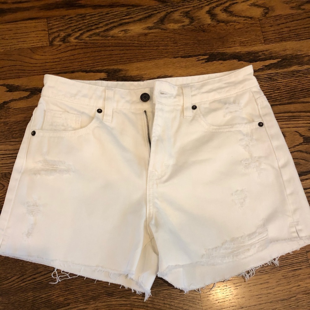 Hidden brand white cut off shorts